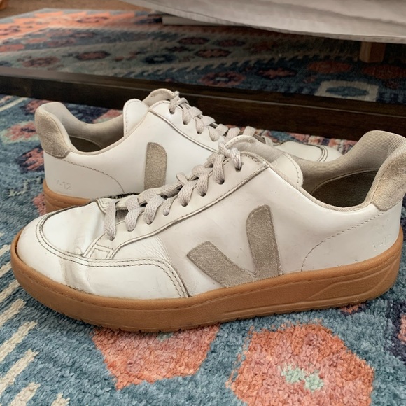 White Leather Vejas Sneakers - Picture 9 of 9